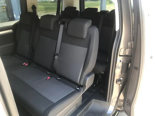 Peugeot Traveller 2.0 BlueHDi Business Standard EAT