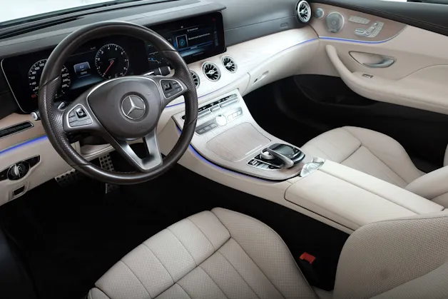 Mercedes-Benz E 200 Cabriolet AMG Line 4 Matic 9G-Tronic