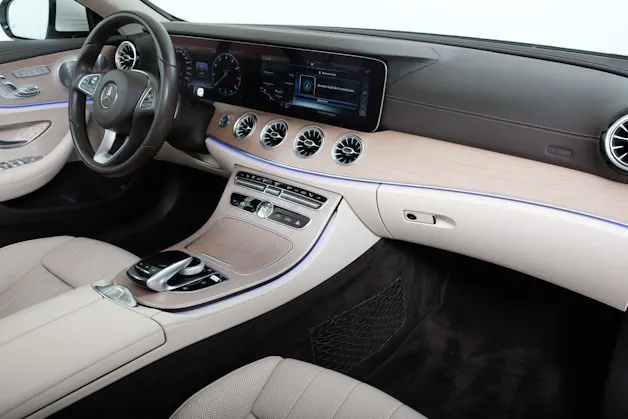 Mercedes-Benz E 200 Cabriolet AMG Line 4 Matic 9G-Tronic