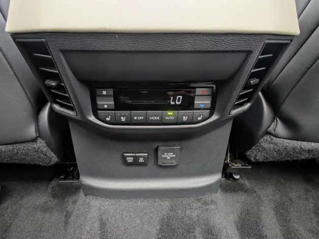 Toyota SEQUOIA Capstone Hybrid 4WD