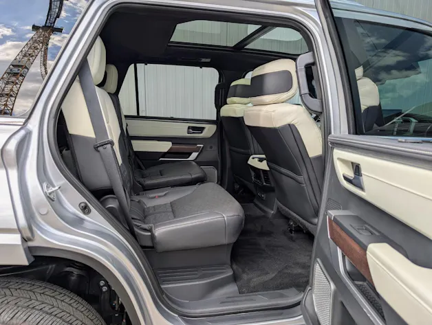 Toyota SEQUOIA Capstone Hybrid 4WD