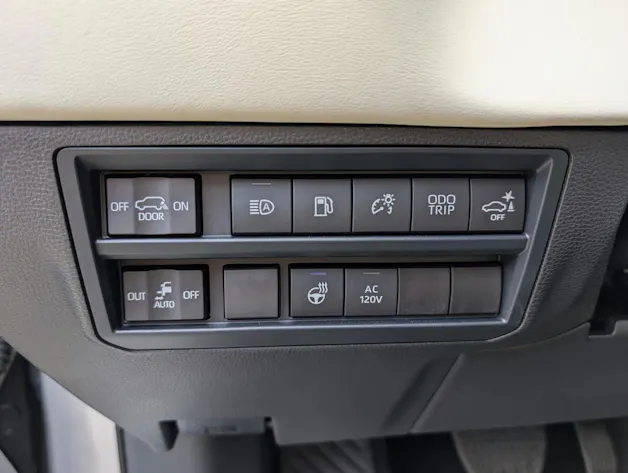 Toyota SEQUOIA Capstone Hybrid 4WD