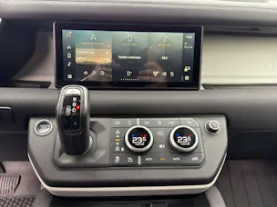 Land Rover Defender 110 3.0 D I6 250 Hardtop SE
