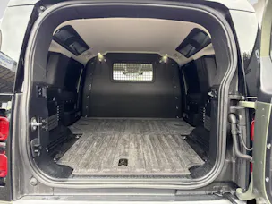 Land Rover Defender 110 3.0 D I6 250 Hardtop SE