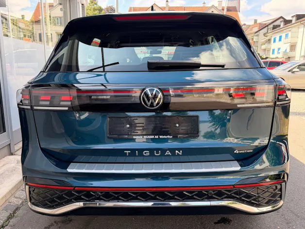 VW Tiguan 2.0 TSI 265 PS 4MOTION R-LINE *** ANHÄNGEKUPPLUNG & 360 GRAD KAMERA ***