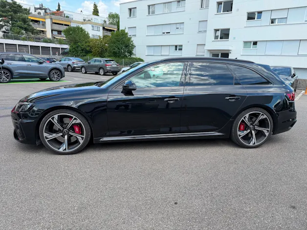 Audi RS4 Avant quattro tiptronic