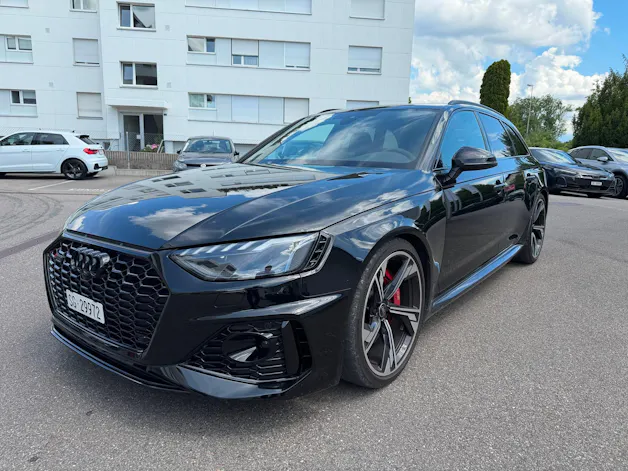 Audi RS4 Avant quattro tiptronic