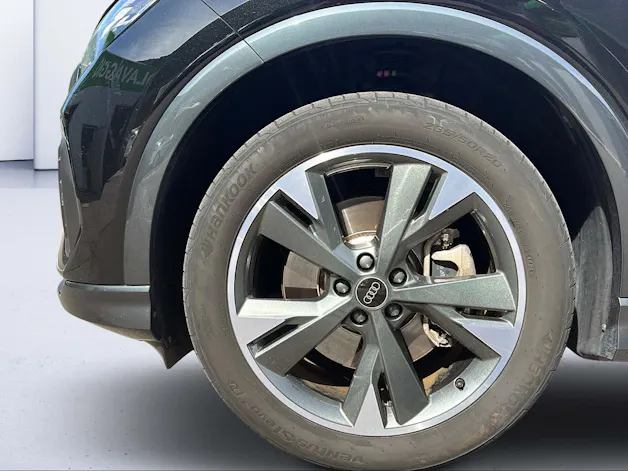 AUDI Q4 e-tron 45 Attraction quattro