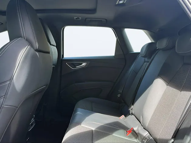 AUDI Q4 e-tron 45 Attraction quattro