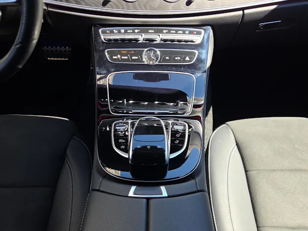 Mercedes-Benz E 220 d Swiss Star AMG Line 4Matic 9G-Tronic