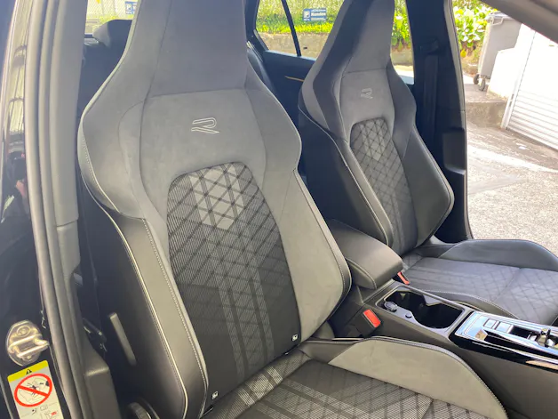VW Golf 1.5 eTSI mHEV ACT R-Line 75 Edition DSG