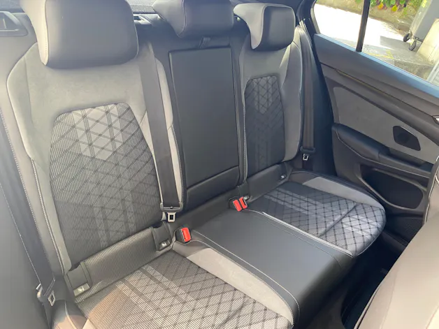 VW Golf 1.5 eTSI mHEV ACT R-Line 75 Edition DSG