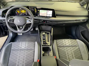VW Golf 1.5 eTSI mHEV ACT R-Line 75 Edition DSG