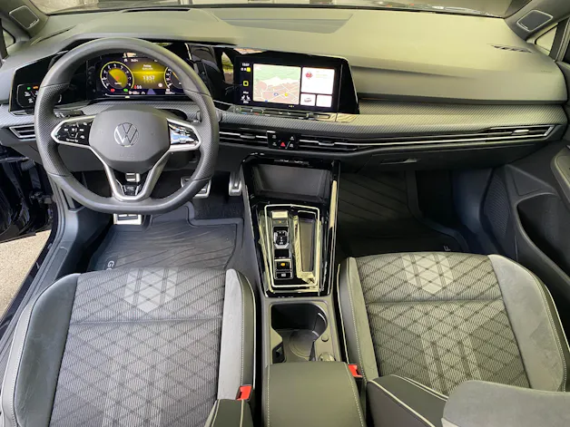 VW Golf 1.5 eTSI mHEV ACT R-Line 75 Edition DSG