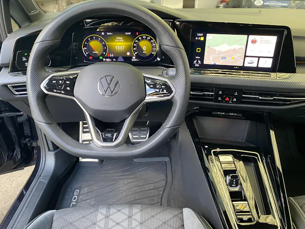 VW Golf 1.5 eTSI mHEV ACT R-Line 75 Edition DSG
