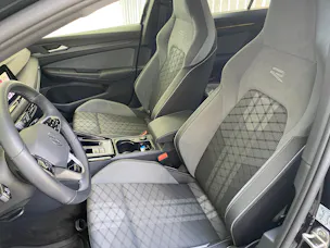 VW Golf 1.5 eTSI mHEV ACT R-Line 75 Edition DSG