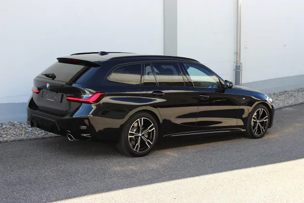 BMW 330d xDrive 48V Touring M Sport *ANHÄNGERKUPPLUNG*
