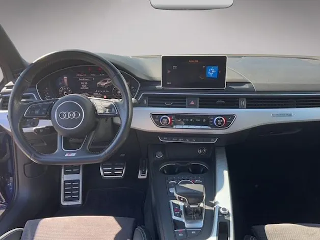 AUDI A4 Avant 2.0 TFSI Sport quattro S-tronic