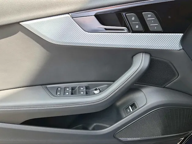 Audi RS4 Avant quattro tiptronic Navarablau Metallic