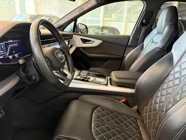 AUDI SQ7 4.0 TDI quattro | CH Fzg. | 7 Sitz | B&O | Assistenz | HD Matrix | HeadUp | Standheizung |