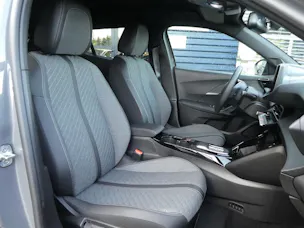 Peugeot 2008 E-Allure 156 PS
