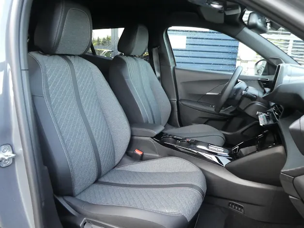 Peugeot 2008 E-Allure 156 PS