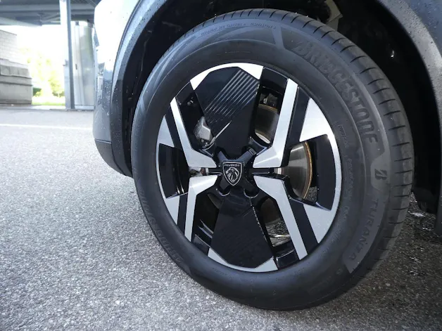 Peugeot 2008 E-Allure 156 PS