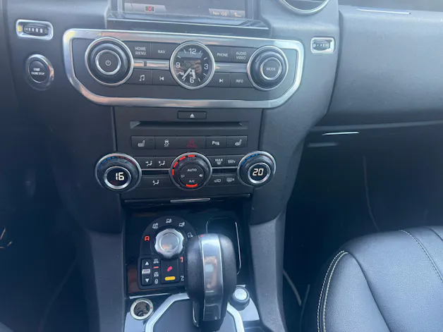 Land Rover Discovery 3.0 TDV6 Black&White Automatic
