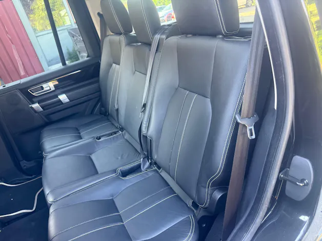 Land Rover Discovery 3.0 TDV6 Black&White Automatic