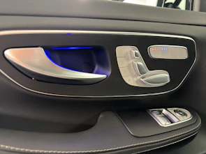 Fahrzeugbild MERCEDES-BENZ V 300 d Swiss Ed. lang 4matic Van