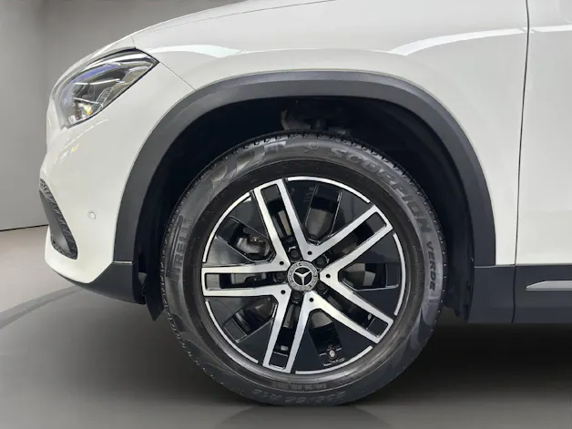 Mercedes-Benz GLA 220 d Progressive 4matic