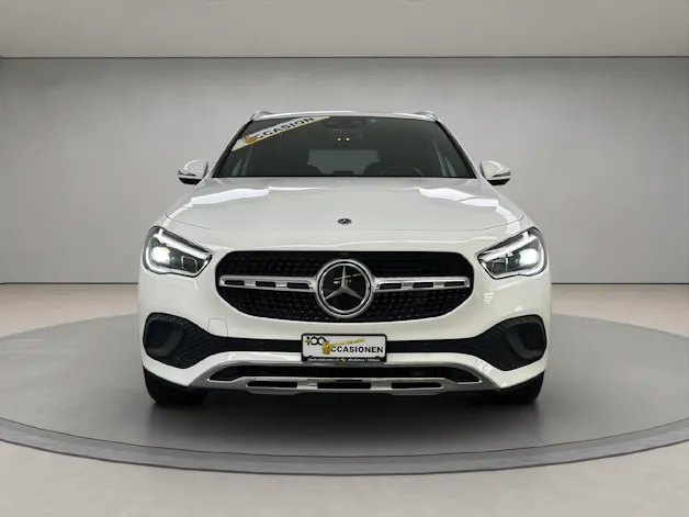 Mercedes-Benz GLA 220 d Progressive 4matic