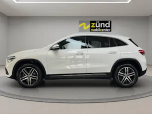 Mercedes-Benz GLA 220 d Progressive 4matic