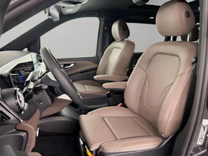 https://vehicle.imgix.net/4381848/a5fef579-5beb-447a-816f-2142273e60ea.jpg
