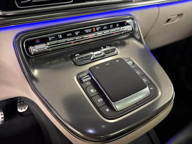 MERCEDES-BENZ V 300 d Swiss Ed. lang 4matic Van