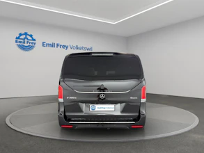 https://vehicle.imgix.net/4381859/f261276f-dc12-46ab-8c1b-61a576efeb30.jpg