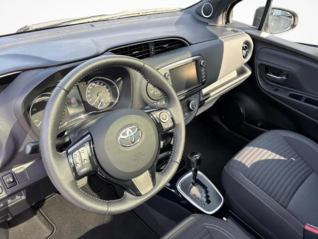 Toyota Yaris 1.5 VVT-i HSD Premium