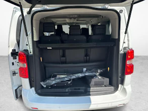 https://vehicle.imgix.net/4381876/fa697e7a-ae9a-4189-96f3-6464f9da686a.jpg