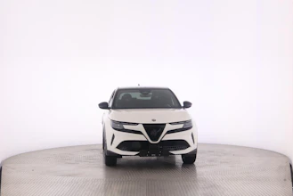 https://vehicle.imgix.net/4381929/66e610b0-0cd7-4ada-b7eb-365940055d4c.jpg