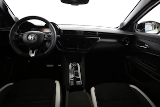 https://vehicle.imgix.net/4381929/e61a6900-3f00-4186-b2a6-1a0d9b54a259.jpg