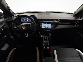 https://vehicle.imgix.net/4381936/87ca5039-5e40-4b13-8b52-9866cb08361d.jpg