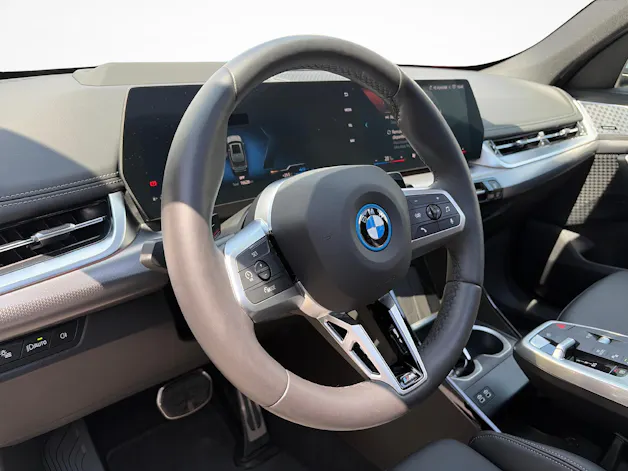 BMW X1 30e xDrive paddles M Sport