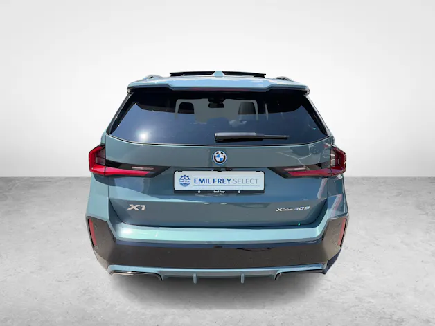 BMW X1 30e xDrive paddles M Sport
