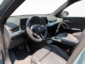 https://vehicle.imgix.net/4381994/beeb0af2-6248-4216-8df0-4ac3b18d948b.jpg