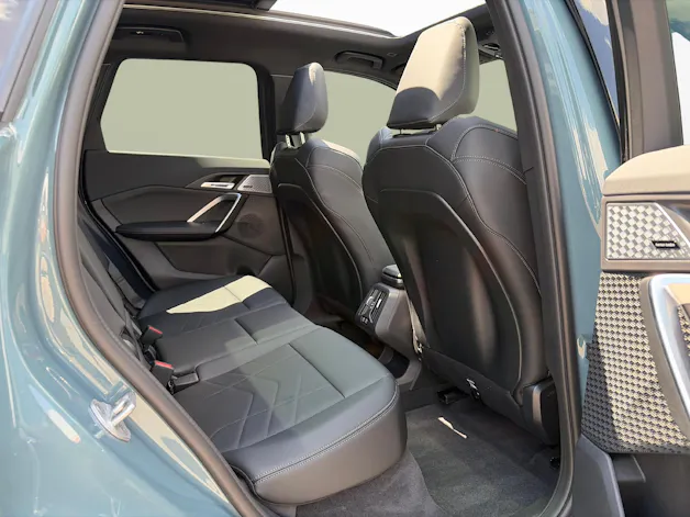 BMW X1 30e xDrive paddles M Sport