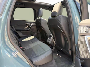 https://vehicle.imgix.net/4381994/ca467d34-d1e0-4e39-8f68-f753453d3180.jpg
