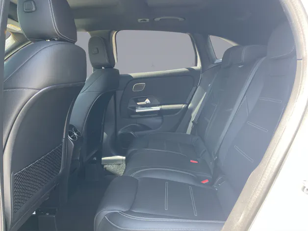 MERCEDES-BENZ GLA 250 AMG Line 4matic