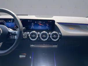 MERCEDES-BENZ GLA 250 AMG Line 4matic