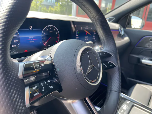 MERCEDES-BENZ GLA 250 AMG Line 4matic