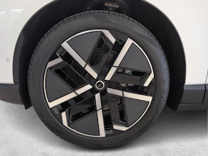 https://vehicle.imgix.net/4382100/1fcb5f13-65d1-4e08-863a-da182fe839b8.jpg